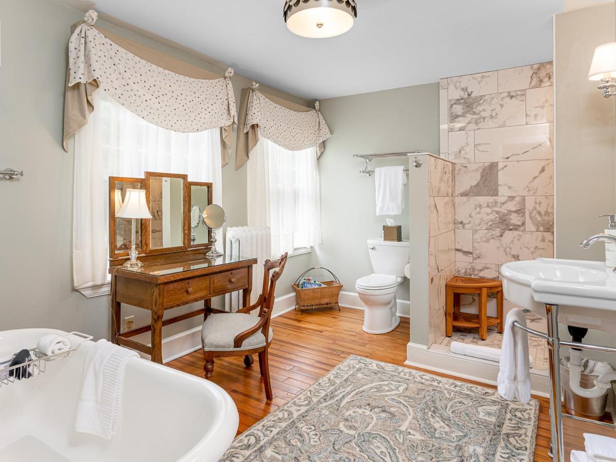 Pinecrest Bed & Breakfast Asheville Exteriör bild