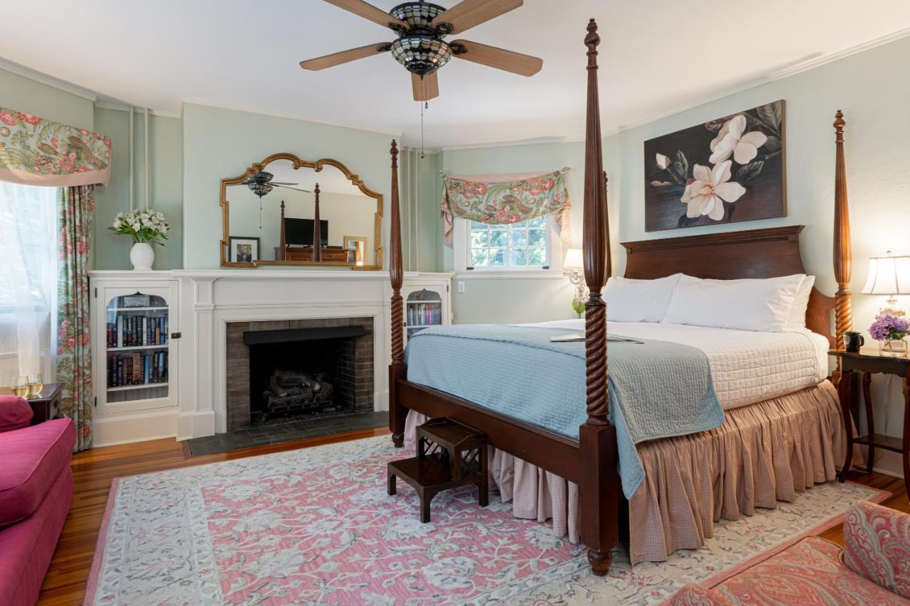 Pinecrest Bed & Breakfast Asheville Exteriör bild