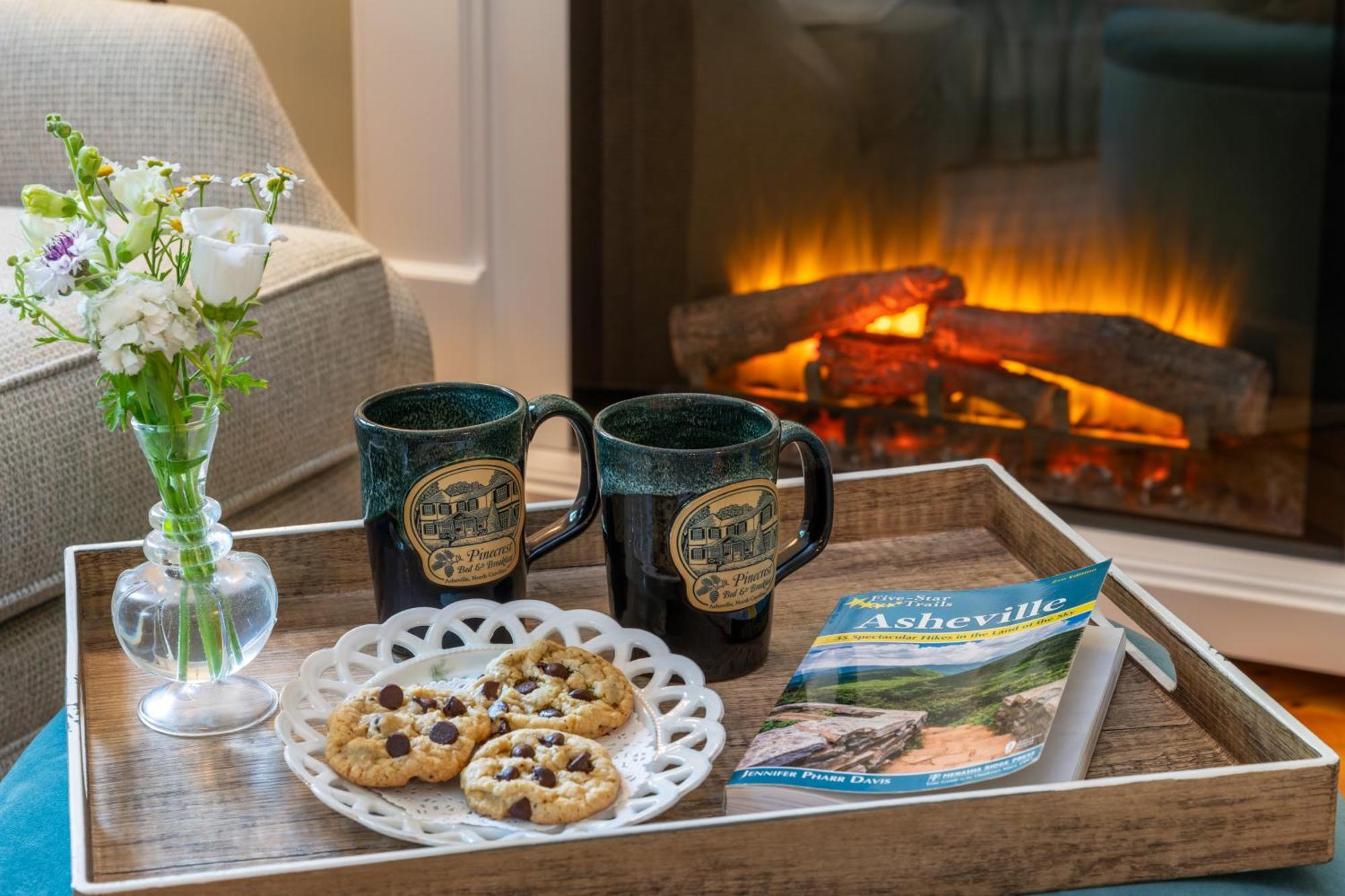 Pinecrest Bed & Breakfast Asheville Exteriör bild